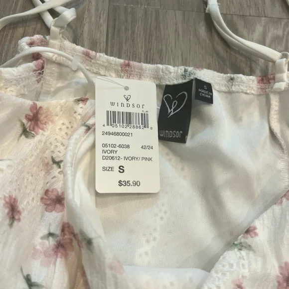 Assorted romper and dresses sold individually - Picture 11 of 11